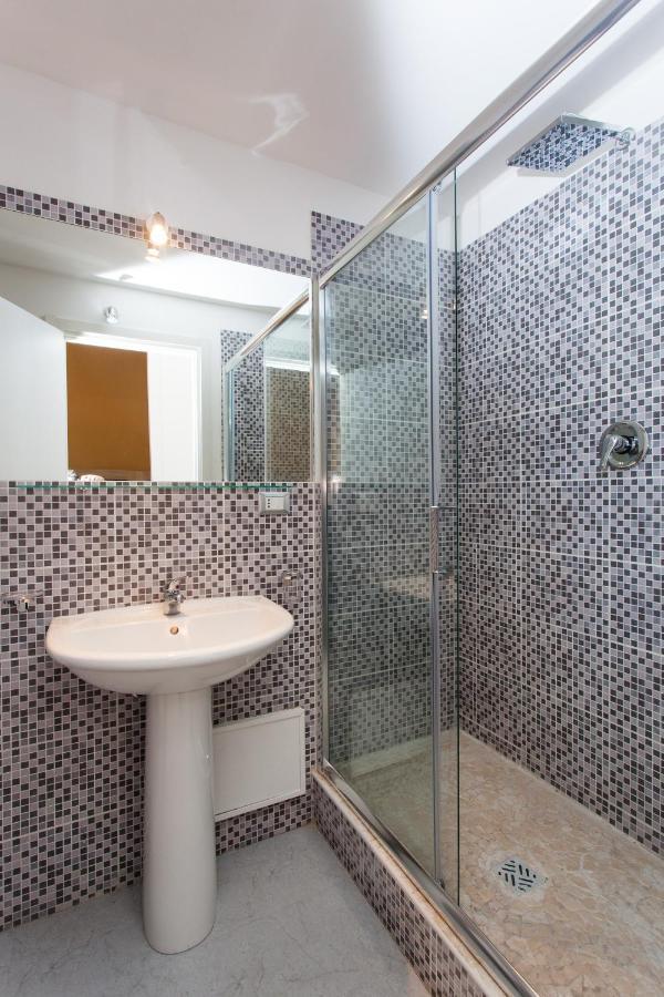 Abas Centro Storico B&B Palermo Bagian luar foto